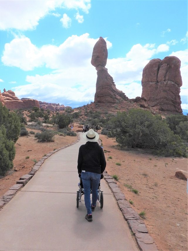 Sidewalk to Balanced Rock - Arches